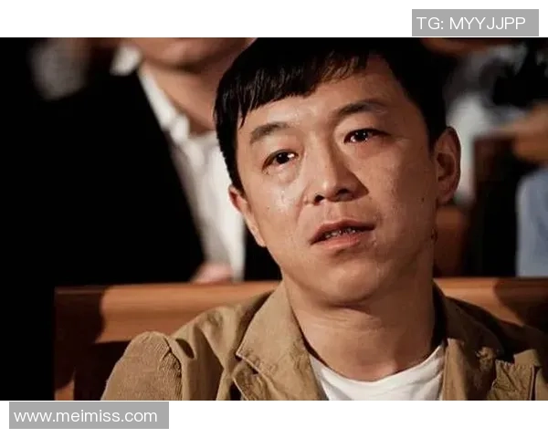 从草根到顶峰:足球巨星的奋斗与辉煌生涯回顾 从草根到顶峰:足球巨星的奋斗与辉煌生涯回顾