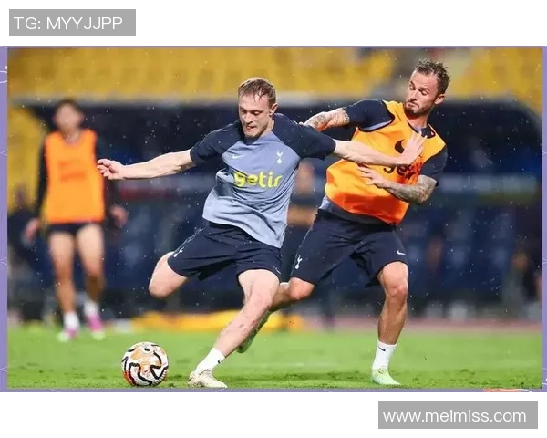 足球巨星街头精彩瞬间 探秘球场之外的另一面世界 足球巨星街头精彩瞬间 探秘球场之外的另一面世界