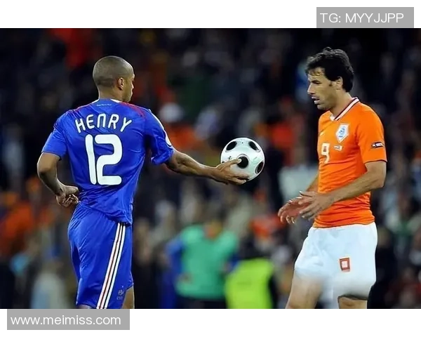 世纪足球荷兰五大球星的传奇足迹与辉煌成就解析